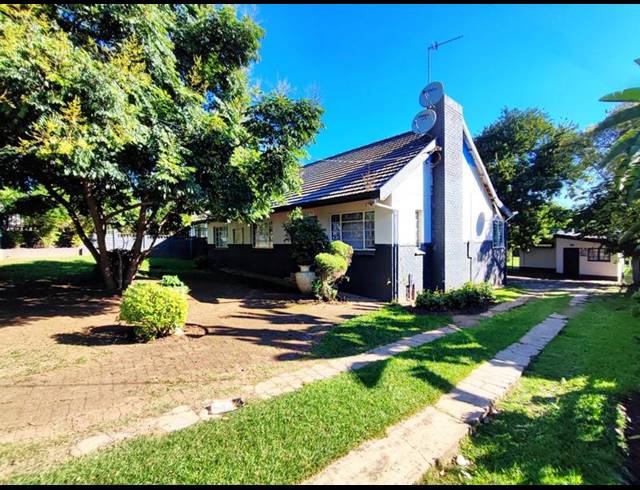 9 BEDROOM HOUSE FOR SALE IN SCOTTSVILLE